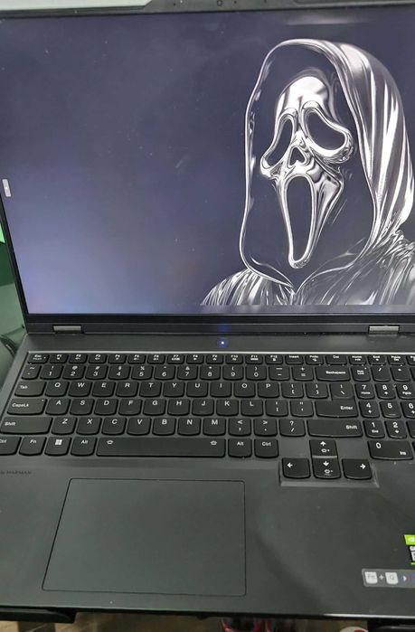 Lenovo Legion Pro 7 16IRX8