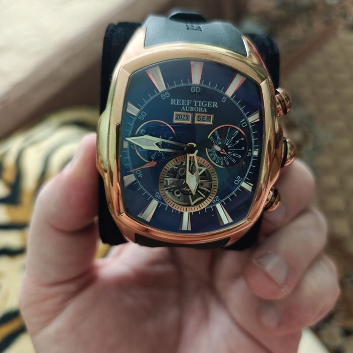 Продам мужские часы Reef Tiger.