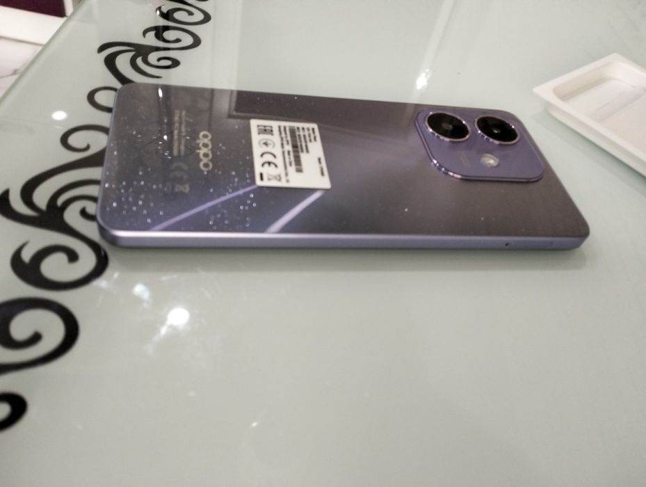 Подається телефон Oppo A3