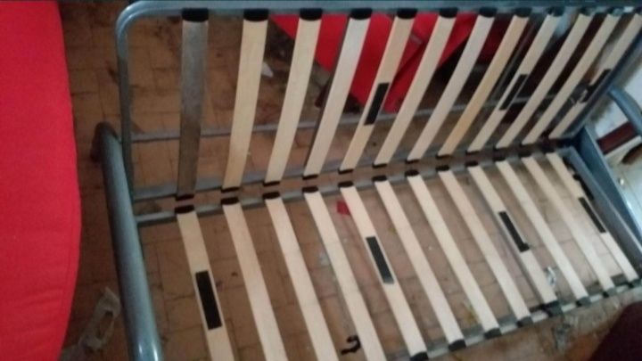 O Sofa cama com 2,00 larg.x 0,90 profundidade ,