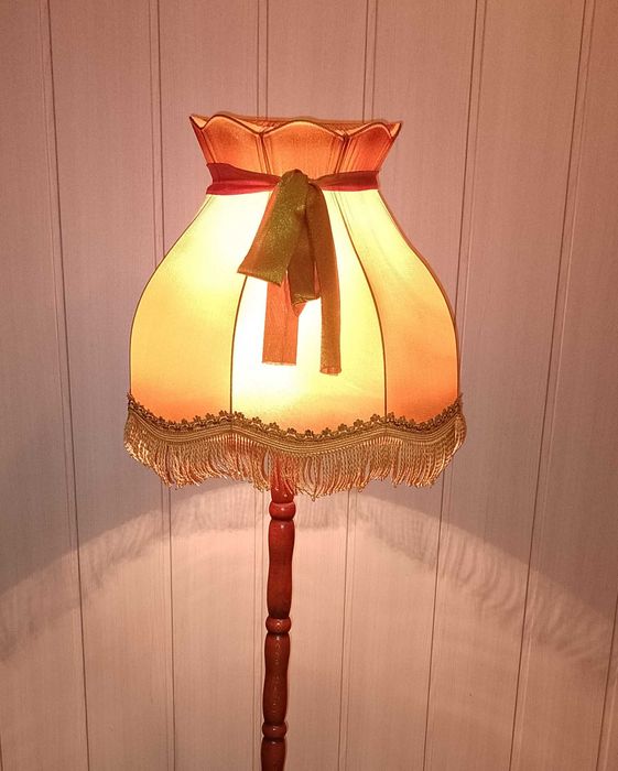 Lampa PRL z blatem, stolikiem