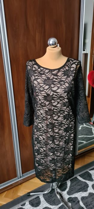 Czarna sukienka elegancka