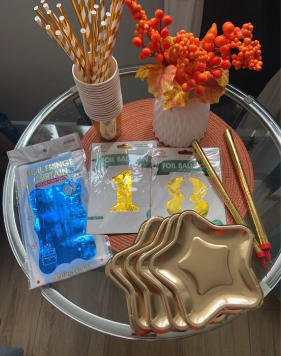 Zestaw do dekoracji urodzinowych - balony foliowe, kurtyna itd