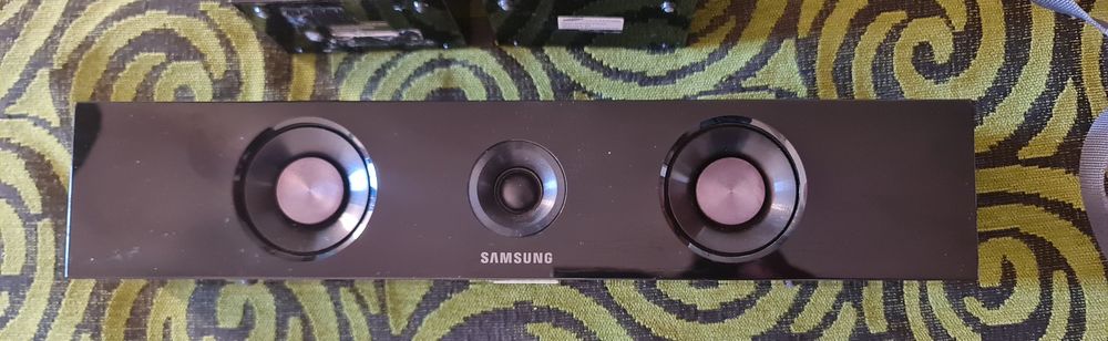 Samsung 5.1 Surround Sound System with 3D Sound64751293314050123