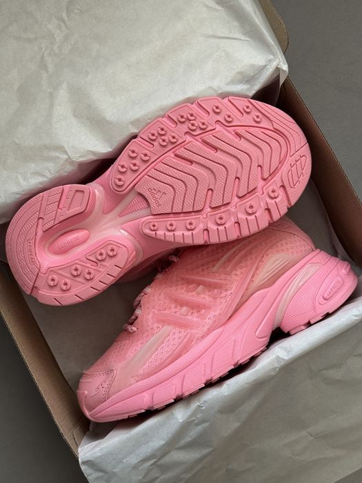 ТОП Жіночі кросівки Pharrell's Adidas Jellyfish Pink Moon рожеві