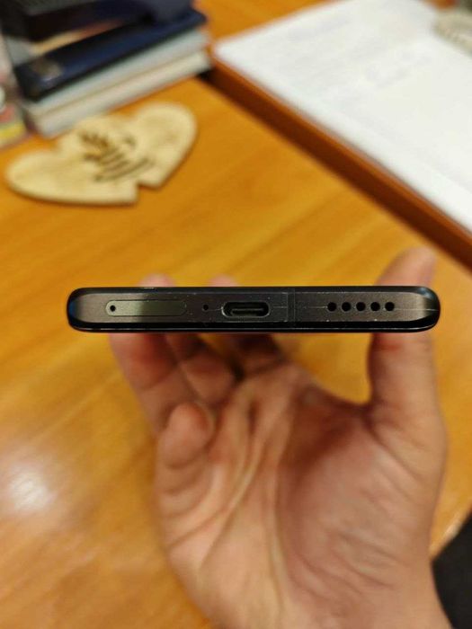 Продам Vivo X90 (8/128 ГБ)