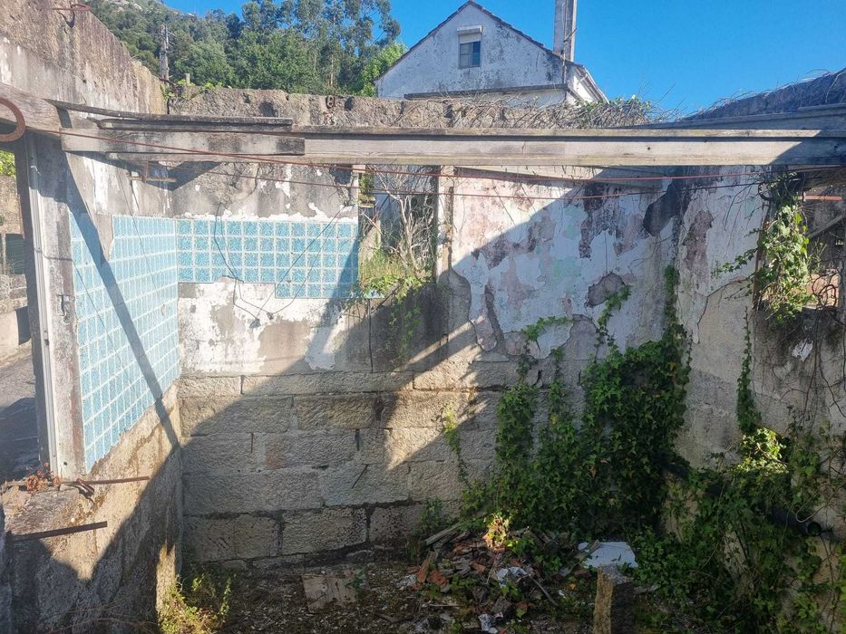 Moradia p/restauro com excelente vista Rio