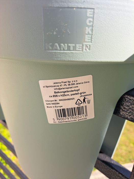 Doniczka balkonowa okrągła na balustradę