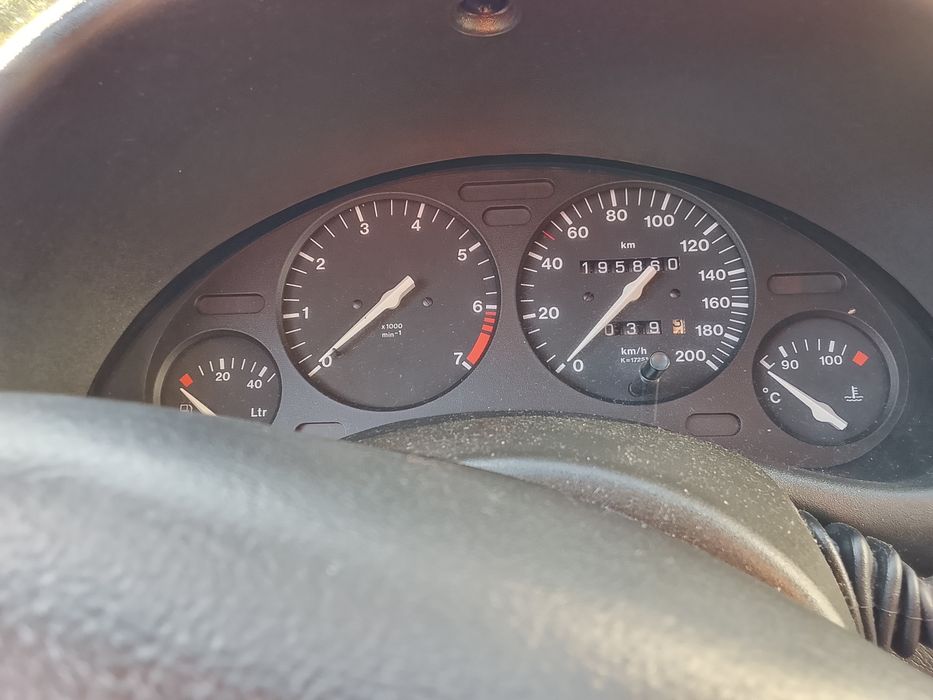 Opel Corsa B 1.2 por apenas 665€ oferta da passagem de nome