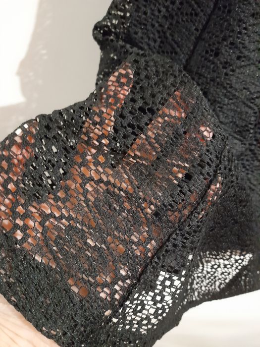 Zara Basic в ідеалі чорна мереживна міні-сукня р.М