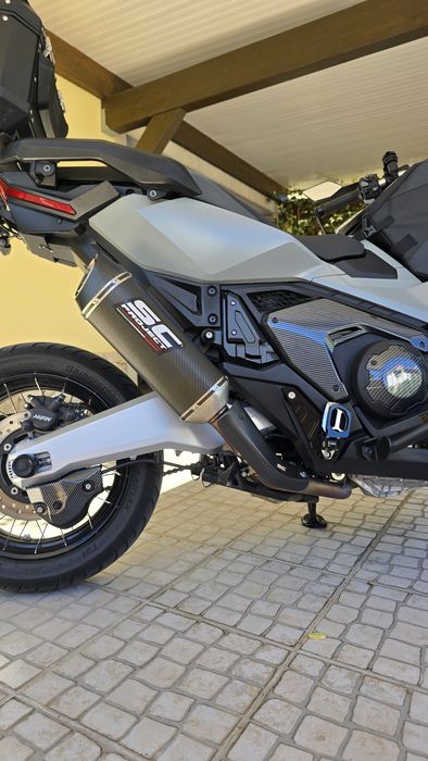 Honda X-ADV 750 Modelo 2025 (04/2025) – Full Extras | SC Project | Top Case GIVI | Impecável