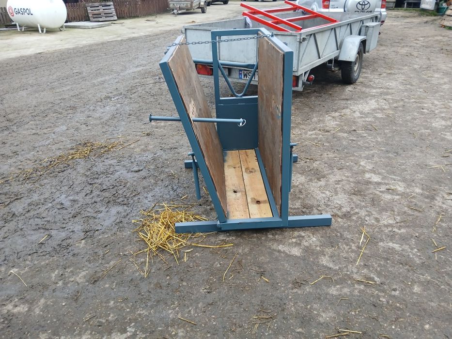 Klatka,poskrom do dekornizacji wypalania rogòw u cieląt