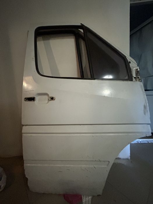 Продам дверки до спринтера