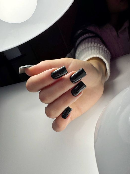 Манікюр та педикюр