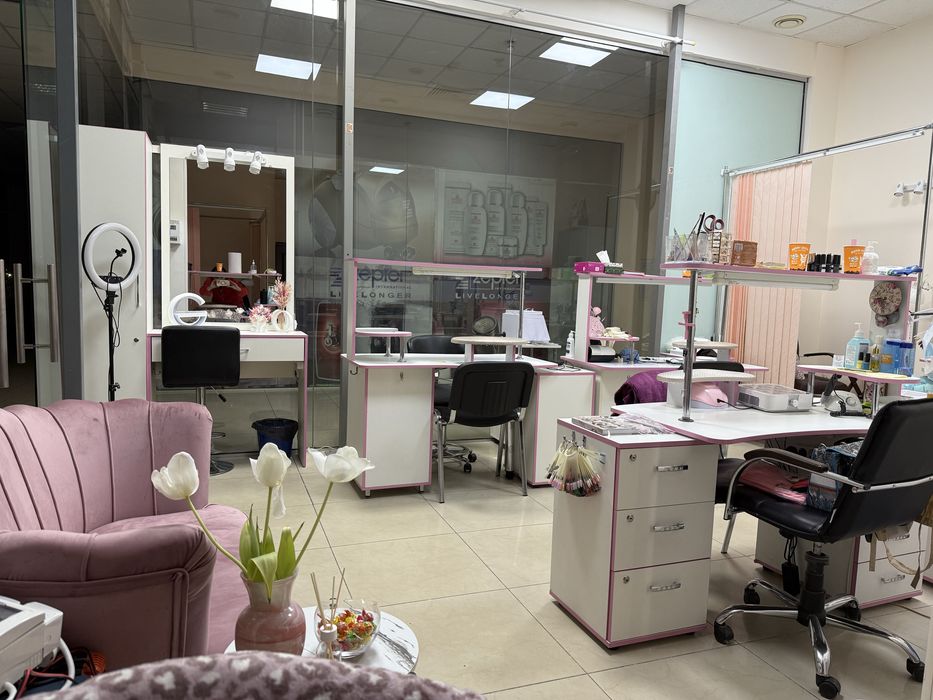 Аренда для мастера маникюра и бровиста  Плаза 2