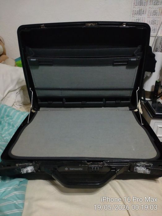 Mala Samsonite James Bond antiga. Ler o texto e veja o valor opções