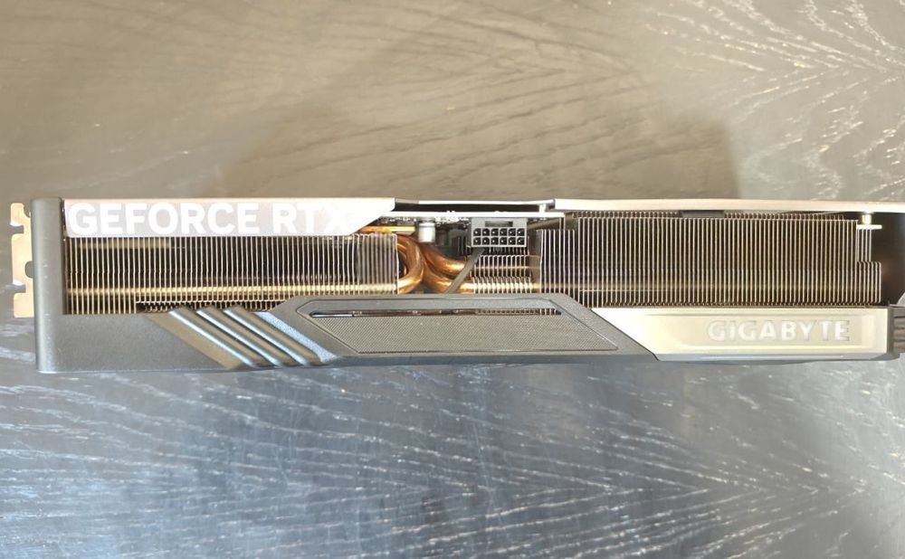 Ледяная Gigabyte RTX 4070 Ti 12 Gb Gaming ОС Гаратия