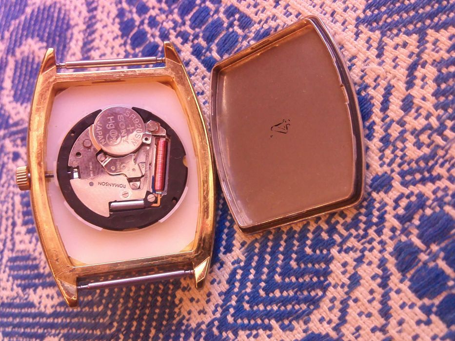Часы мужские Romanson RL0225SX кварцевые.