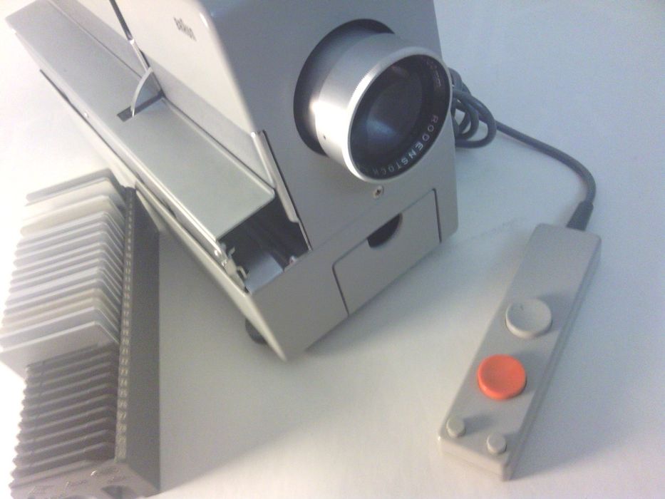 Projetor de slides Braun
