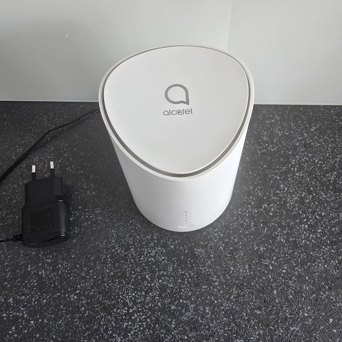 Router Alcatel wejście na kartę sim.