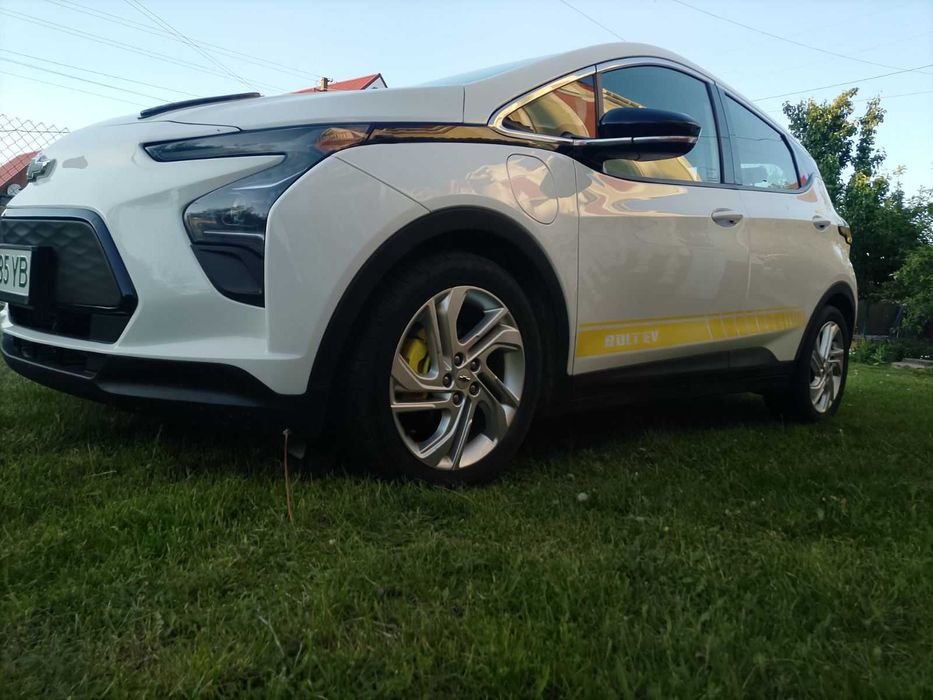 Продам Chevrolet Bolt EV 1LT