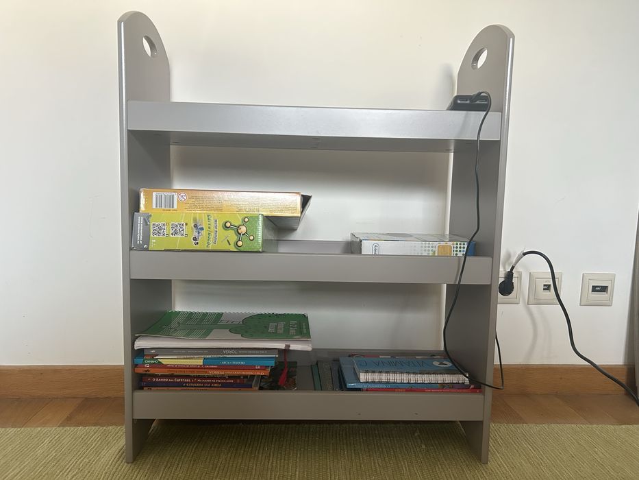 Prateleira quarto criancça ou casa de banho