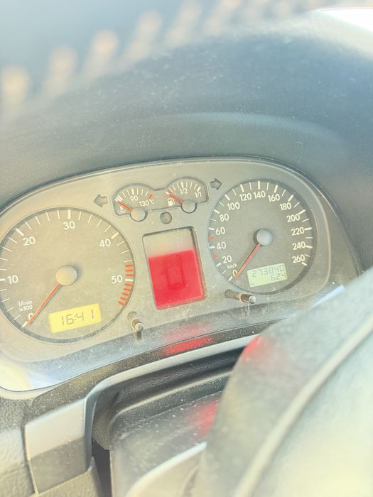VW Golf IV 1.9 TDI 100 cv | 25.º Aniversário | 2001