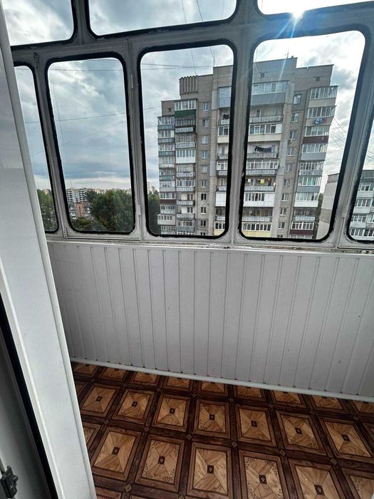 Продаж 1к.квартири,район Площа 31.1 кв.м.Виставка.