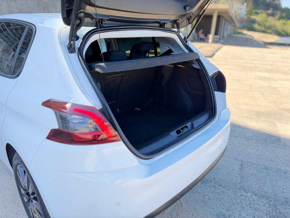 PEUGEOT 308 Moderno e Economímico * Desde 147€ por mês*