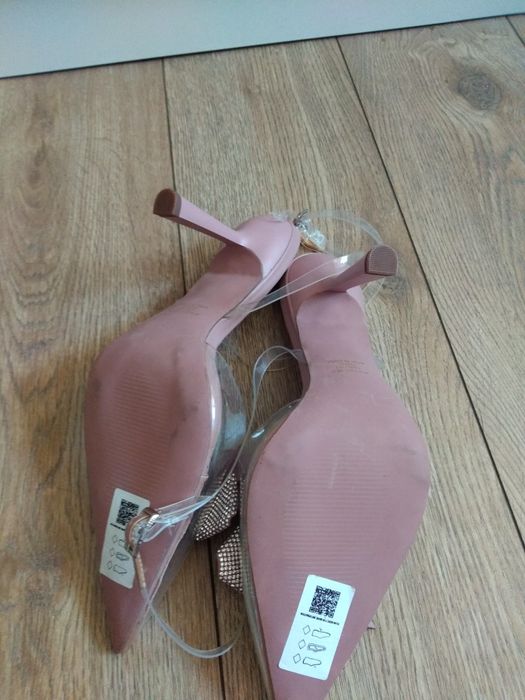 Transparentne szpilki asos