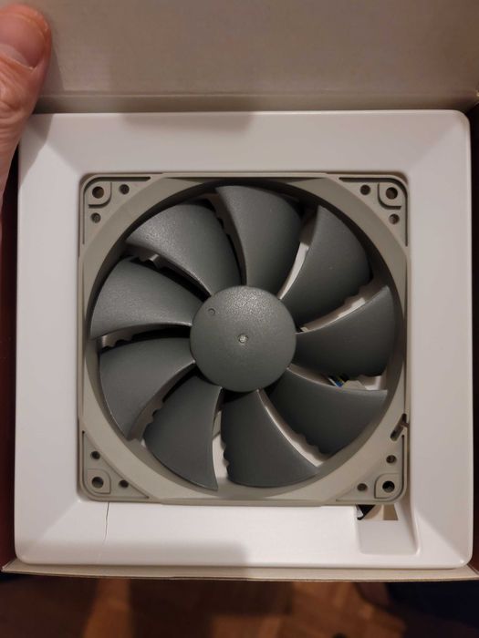 Noctua NF-P12 redux-1300
