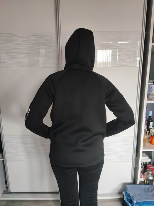 Czarna bluzka z odblaskami