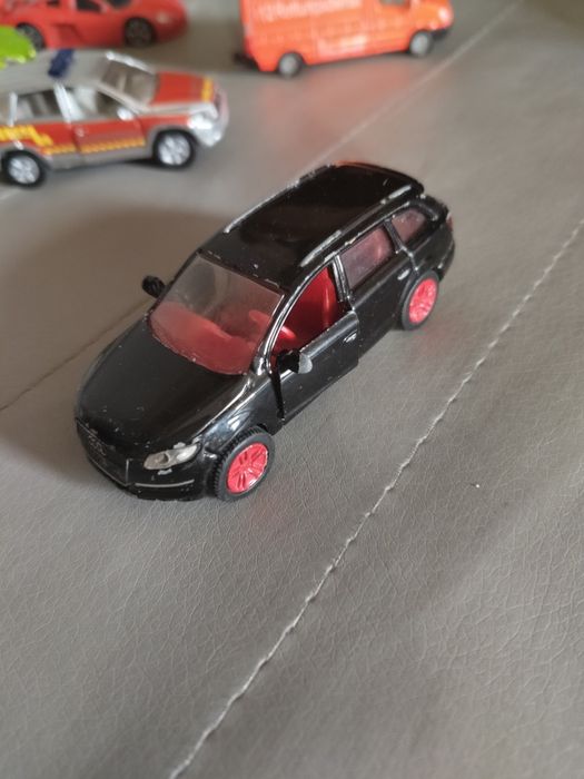 Samochody osobowe firmy siku