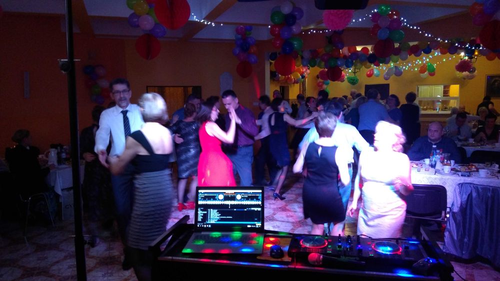 Oprawa muzyczna imprez DJ. PIOTR