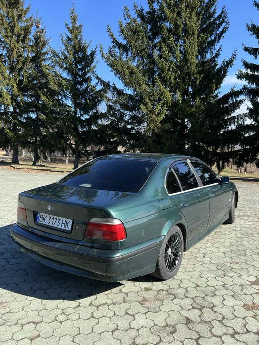 Продам машину  БМВ е39