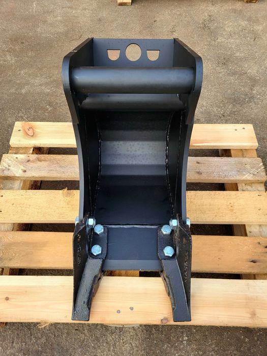 Łyżka kopiąca 25cm pasująca do mini koparki JCB 8014/8015/8016/8018/17