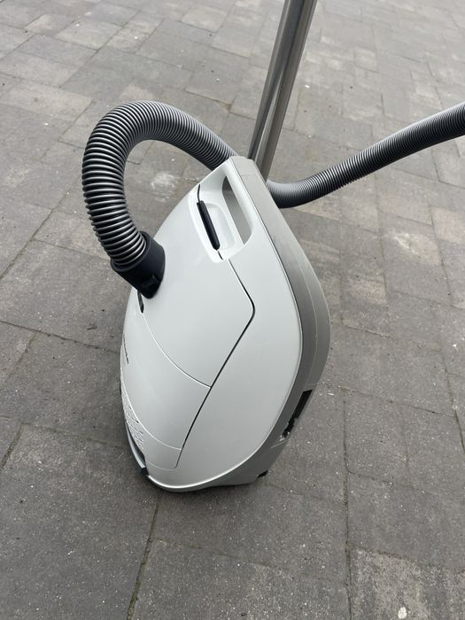 Пилосос Miele SVWF6 S8380 2025рік