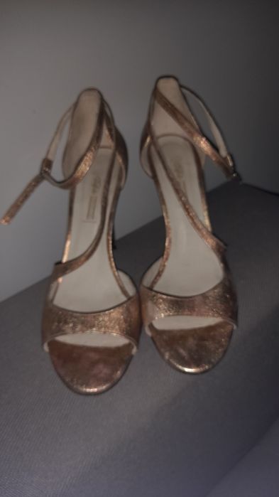 Sandały szpilki złote buffalo 40