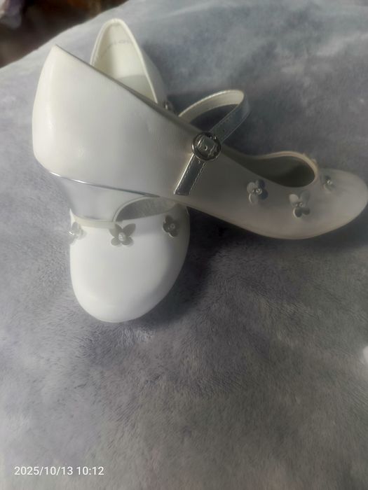Buty 37 białe komunia dla dziewczynki na obcasie