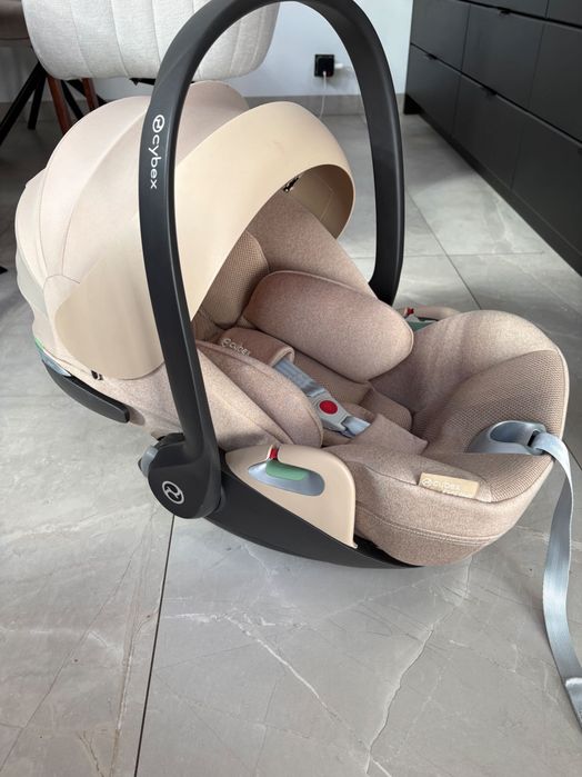 Fotelik samochodowy baza isofix  nosidło nosidełko cybex cloud T