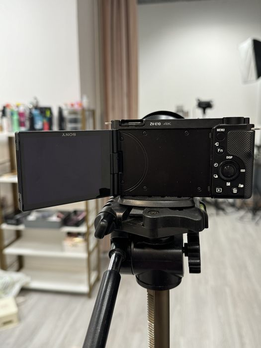 Sony ZV-E10 + dwa obiektywy + statyw