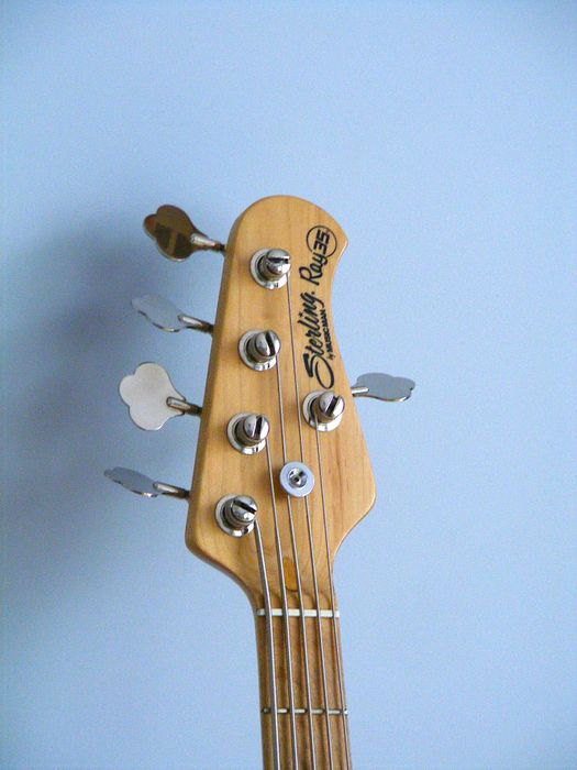 Gitara basowa Sterling by MusicMan Ray35 StingRay 5