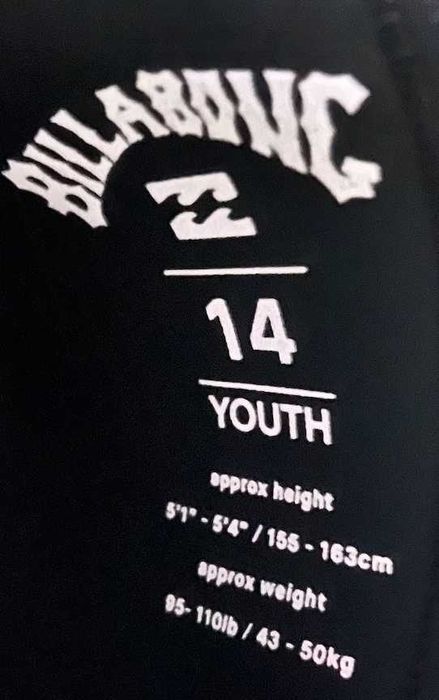Fato de neoprene Billabong juvenil (155–163 cm) — ótimo estado