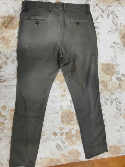 Calças khakis da GAP tam. 44 em muito bom estado RESERVADAS