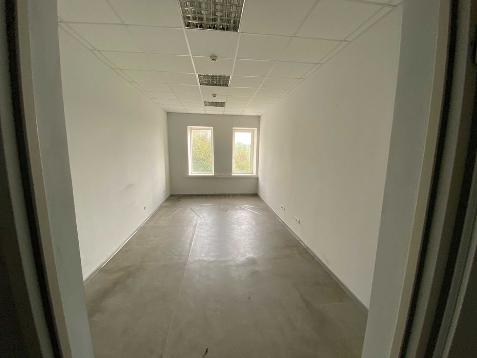 Комерційні та складські площі, офісні приміщення