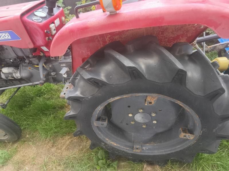 TRAKTOR SHIBAURA SD22 z glebogryzarką-komplet