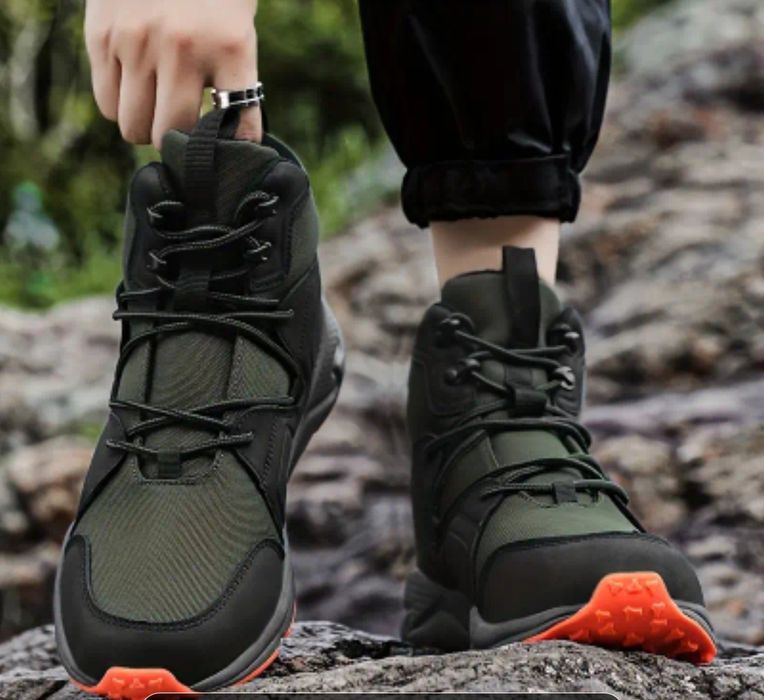 Кросівки чоловічі туристичні