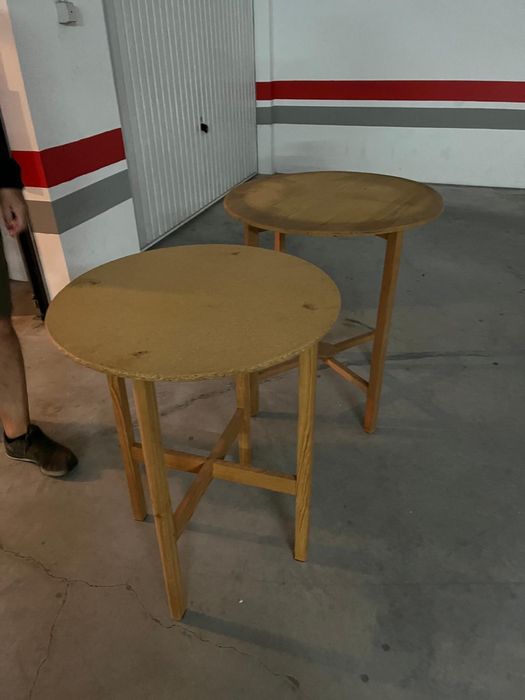 Mesas de madeira crua