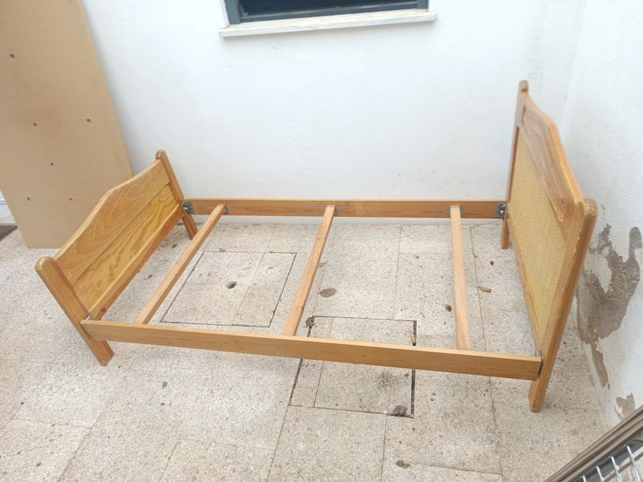 Cama de solteiro com colchão