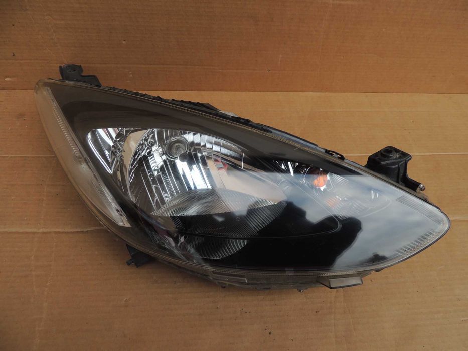 Lampa przednia prawa europejska Mazda 2 II DE 07,08,09,10,11,12-15
